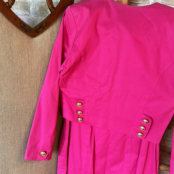 Mark Eisen fuschia denim suit from the late 1980s. Size 8 (current size 4-6) - Picture 6 of 9